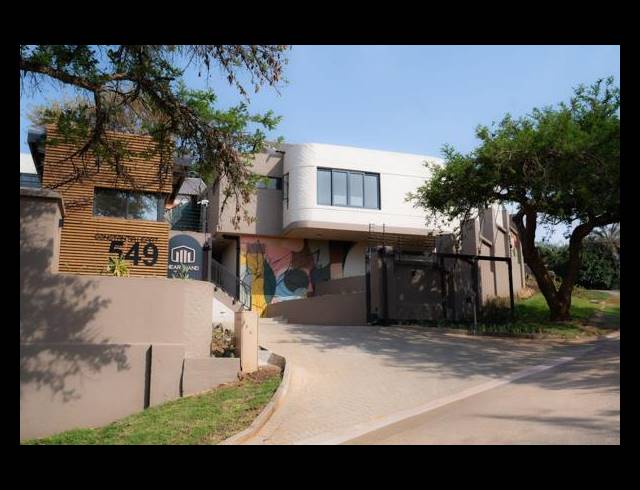3 BEDROOM TOWNHOUSE FOR SALE IN WATERKLOOF GLEN